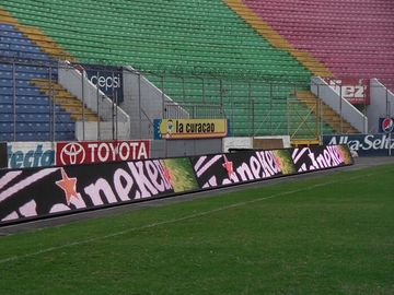 Chiny Piłka nożna Dynamiczny Stadion Perimeter Led Display Vertical Scrolling Energy Saving dostawca